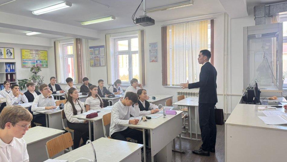 №24 гимназияда 11-сынып оқушыларымен еңбек қауіпсіздігі мен кәсіби бағыт-бағдар жөнінде мазмұнды кездесу ұйымдастырылды.