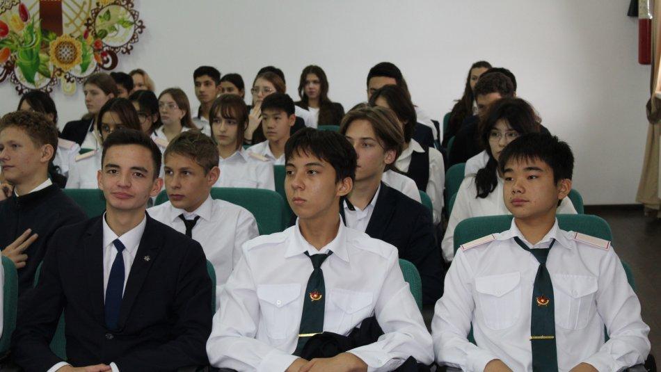 Қауіпсіз мектеп – жауапты қоғам» 9-сыныптармен танымдық кездесу өтті!